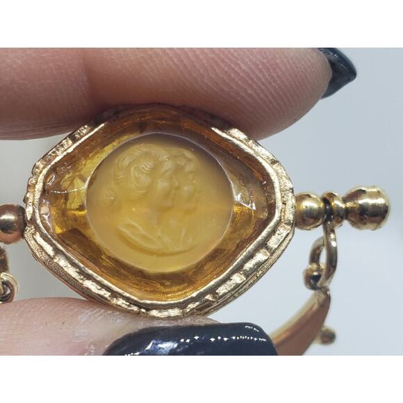 Vintage German Gold Chain Bracelet & Spinning Cameo Amber Glass Intaglio - Picture 10 of 10